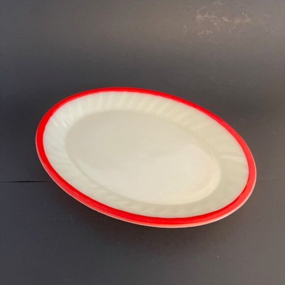 Vintage Fire King Oval Serving Platter – 12" x 9" Swirl Sunrise Milk Glass with - Picture 4 of 4